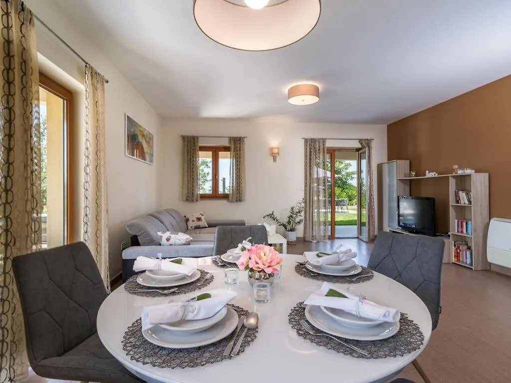 Villa Zorica Comfortable Holiday Residence Stari Pazin